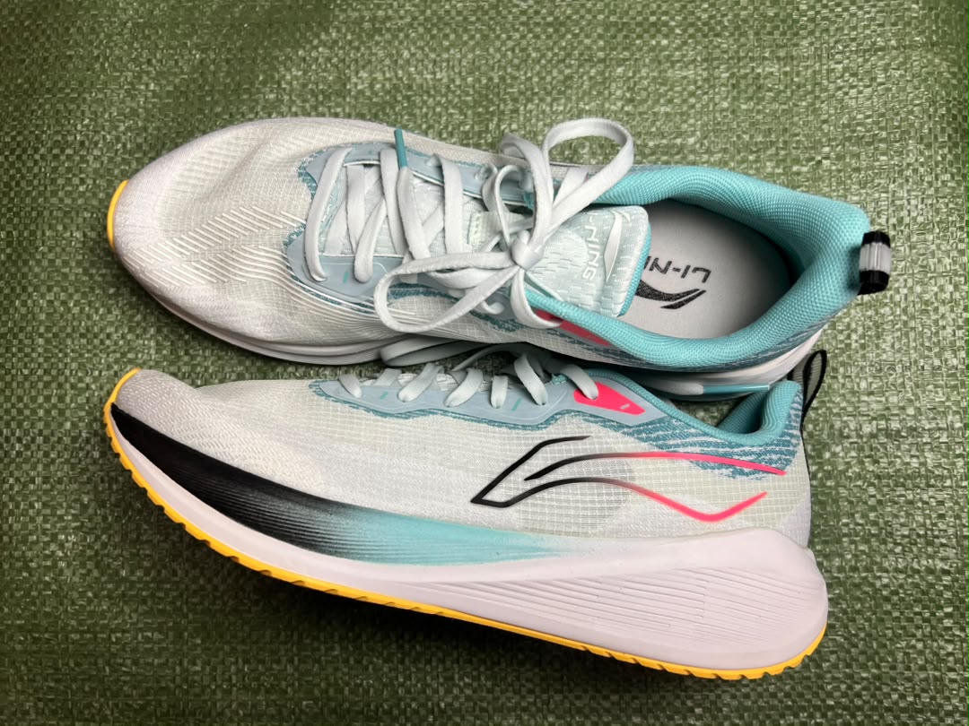 Li-Ning sneakers